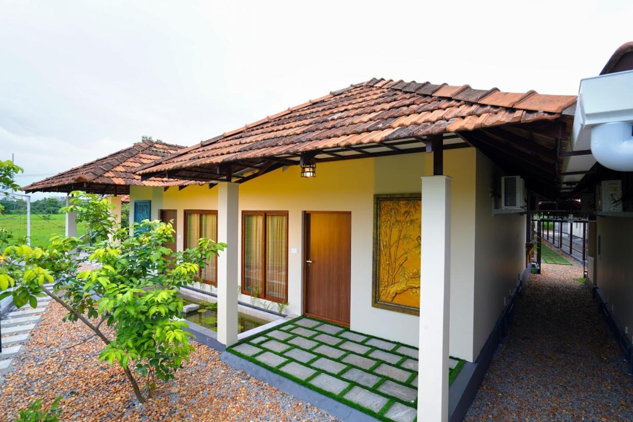 Kottackal Nature Inn Nedumbassery Esterno foto